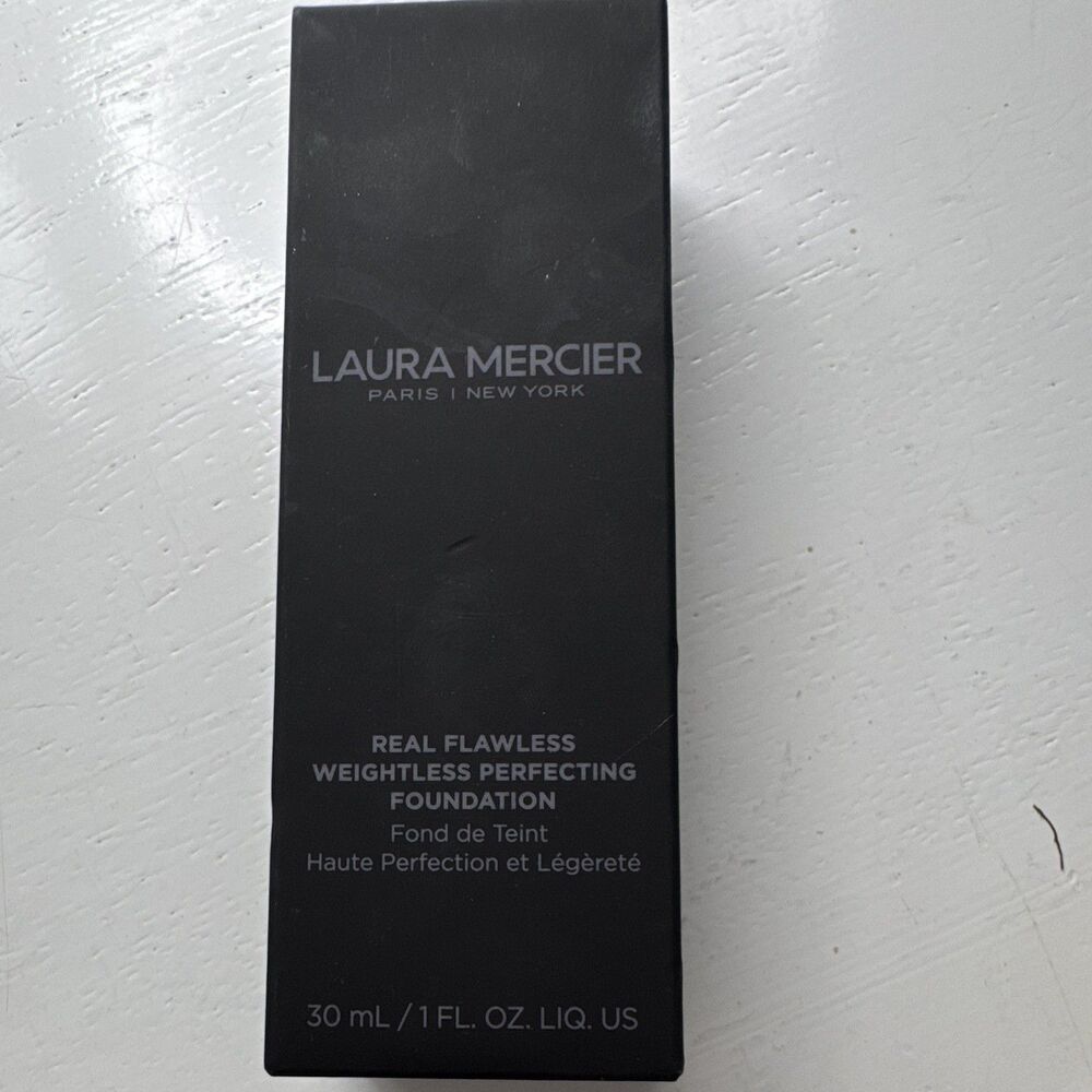 Laura Mercier Real Flawless Weightless Perfecting Liquid Foundation 1W1